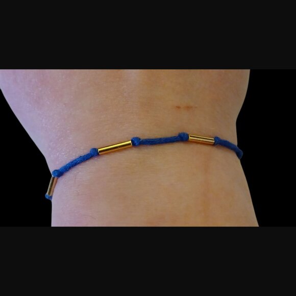 J.Crew Gold Tone Blue Knotted Cord Size 6.5" Long Toggle Clasp Bracelet - Picture 1 of 8